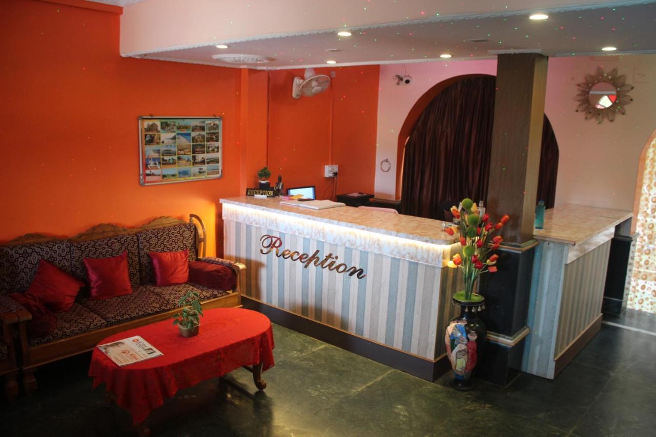 Hotel Lake Queen Rambha Exterior photo